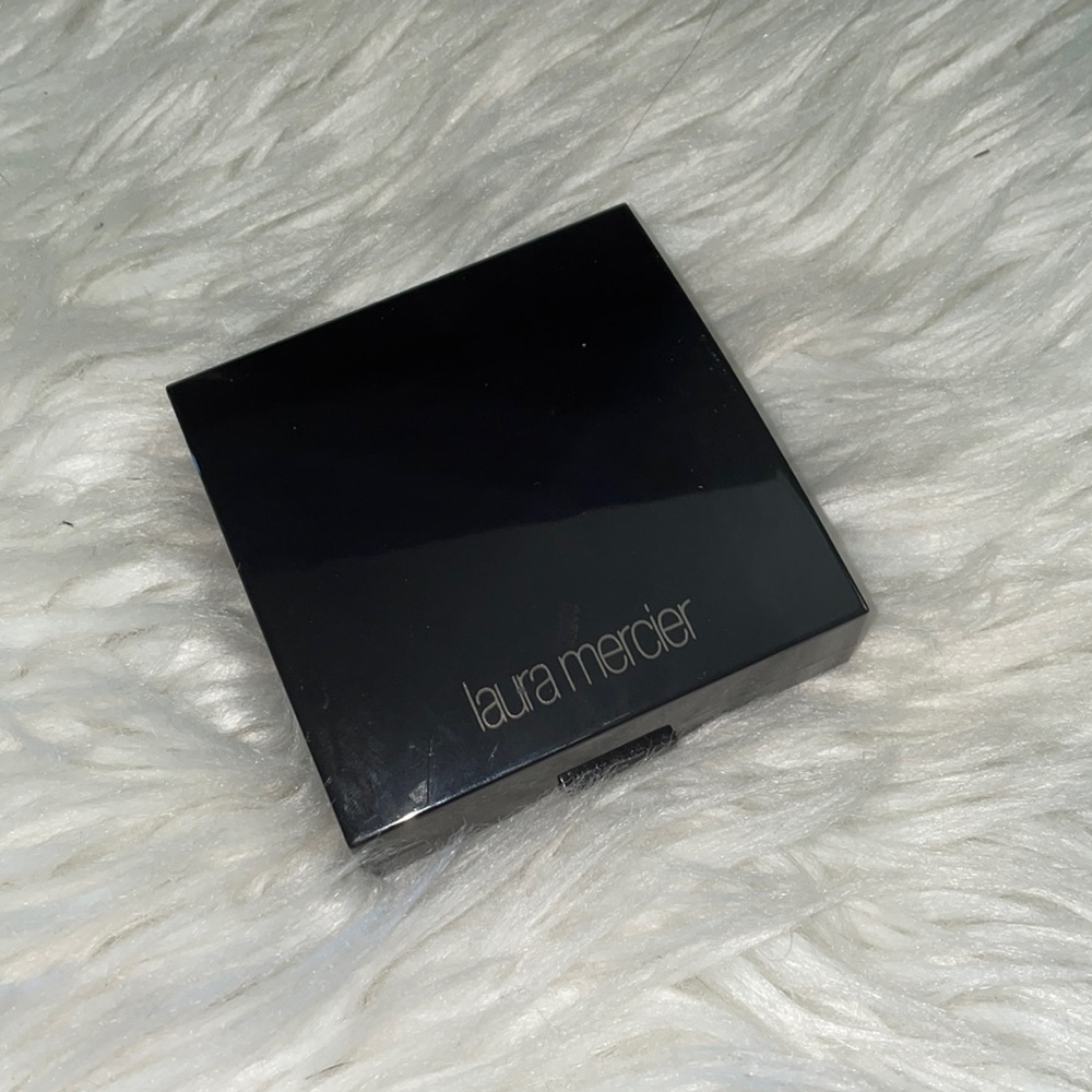 Laura mercier highlighter